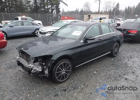 2019 Mercedes-Benz C 300 4Matic z USA, uszkodzony, nr VIN 55SWF8EB6KU283136